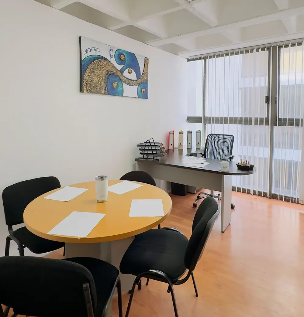 Renta de oficina amueblada privada en OVA